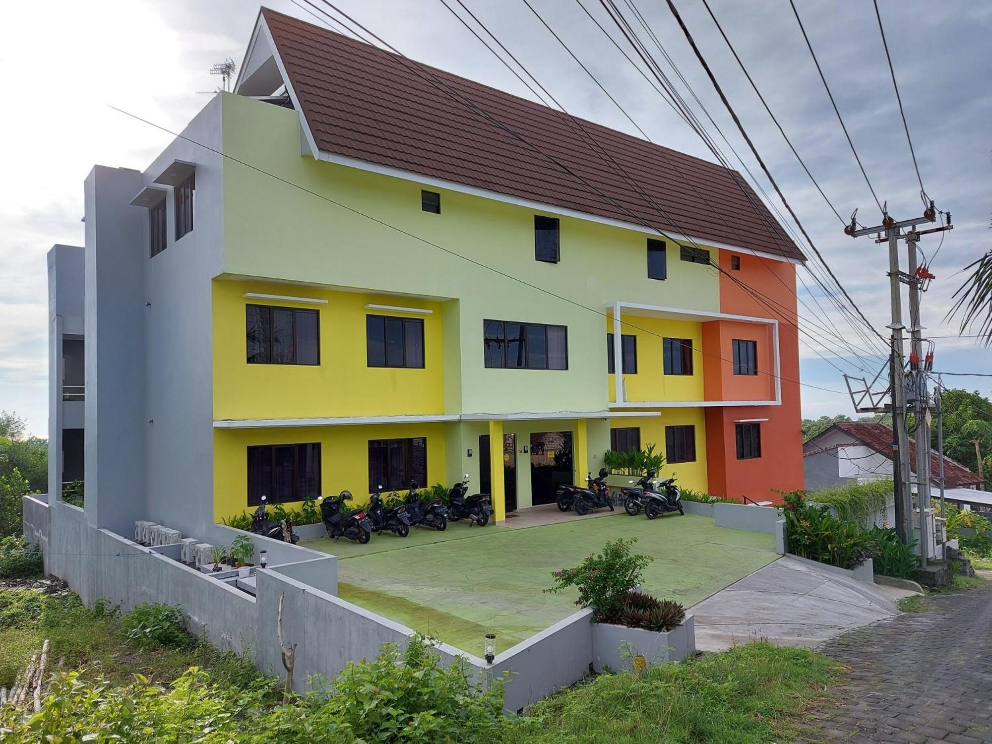 Yellow Guest House Uluwatu Εξωτερικό φωτογραφία